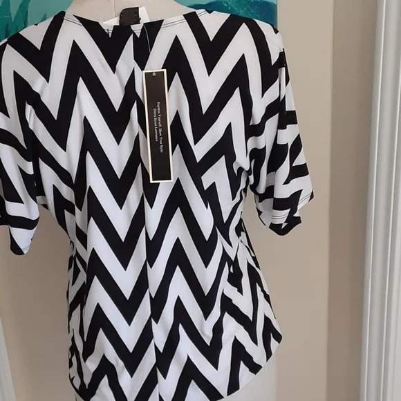 Top - Picture 4 of 4